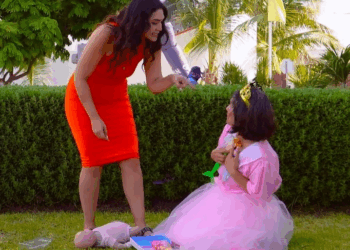 [COMPLETO] 0084H1006 Su esposa se molestaba por que cuidaba de su mamá