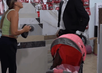 [COMPLETO] 0198H1020 Prefiere desechar la comida en lugar de ayudar a una mujer sin hogar