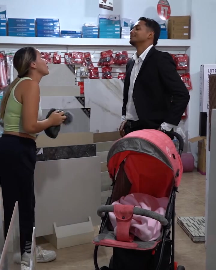 [COMPLETO] 0198H1020 Prefiere desechar la comida en lugar de ayudar a una mujer sin hogar