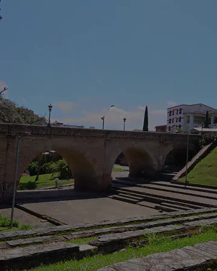 [COMPLETO] 0585H1020 Poʙre campesina roʙó un pollo y lo escondió en su panza por esta triste razón Caricaturas de Ayer