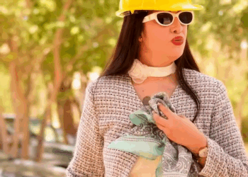 [COMPLETO] 0670H1006 Albañil conquista a su patrona porque nadie la quiso ayudar