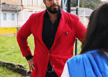 [COMPLETO] 0593H1020 Mujer dejo a sus hijas solas para irse con un hombre que no la valoro Caricaturas de Ayer