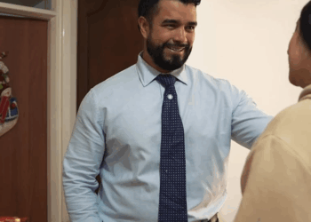 [COMPLETO] 0600H1020 Dama de compañía fue a dar su servicio y sucedió esto Caricaturas de Ayer