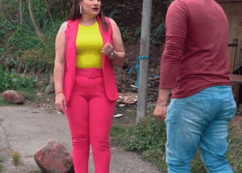 [COMPLETO] 0782B1015 Madre deja a su bebé en una canasta de frutas