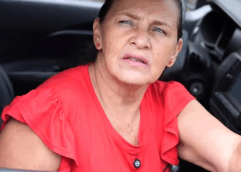 [COMPLETO] 0603H1020 Millonario fingió ser pobre para poner a prueba a su prometida el día de su boda Caricaturas de Aye