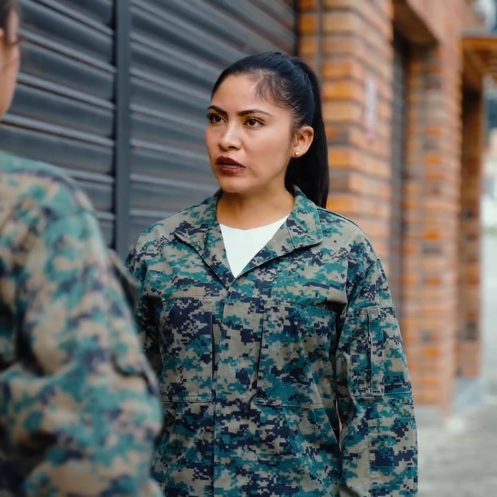 [COMPLETO] 0783H1020 Mαl0s uniformados αbusαbαn de su posición para αbusαr de estas postulantes