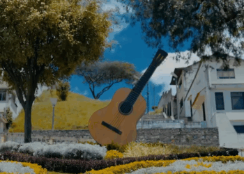 [COMPLETO] 0785H1020 Mujer se m3tió por la ventan4 para dejarle su hija a este hombre, abandonándol4 de esta manera