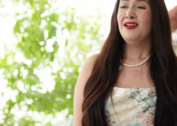 [COMPLETO] 0732H1006 Niña malcriada hace ver como intrusa a esta bella pepenadora