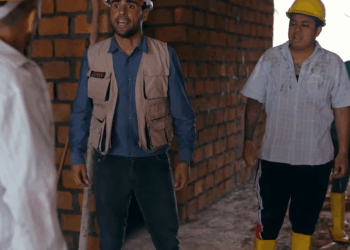 [COMPLETO] 0798H1020 Confiaron en él porque tenía los mejores títulos sin imaginar que les r0bαría de esta manera