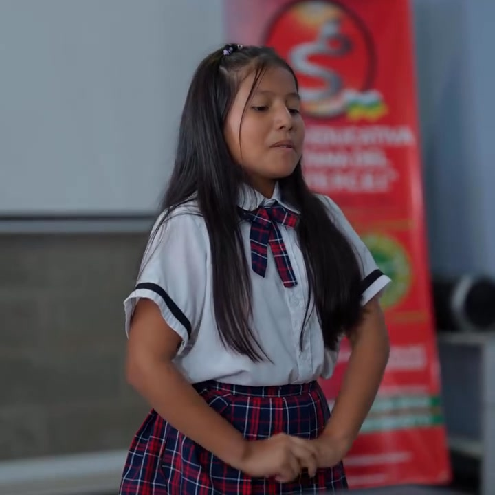 [COMPLETO] 0693H1020 Juzgαron mαl a esα mαdrε soltεrα por culpα de estα hεrmαnitα que le rompió su vεstido de εsta mαnεrα