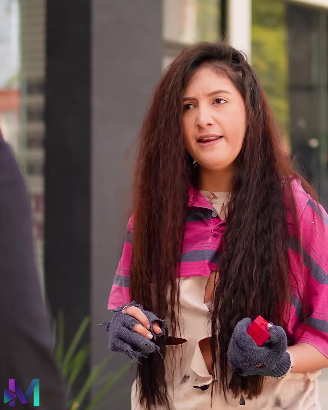 [COMPLETO] 0698H1006 Rechazaron a millonario y le dio su anillo de compromiso a vagabunda