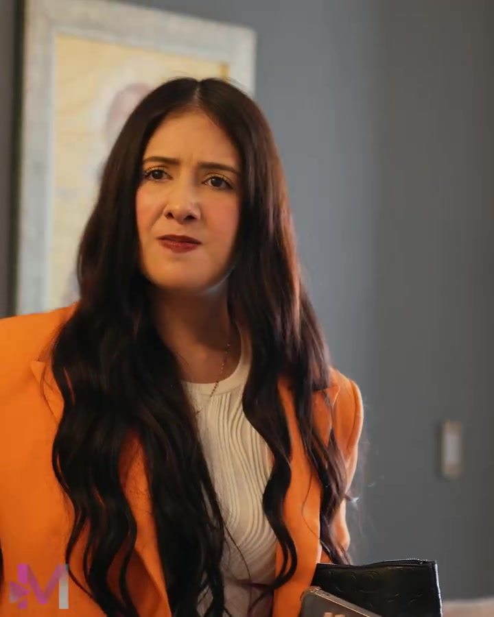 [COMPLETO] 0703H1006 Envidiosa quería arruinar su trabajo solo por su apariencia