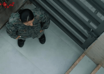 [COMPLETO] 0682H1020 Uniformada hizo esto para advertirle a su compañero que el bbe de su esposa no es real ayudándolo a