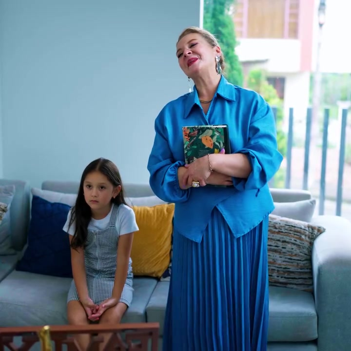 [COMPLETO] 0679H1020 No aceptaba a su nuera por ser madre soltera y decidió ponerle una cámara en su vestido para vigilar