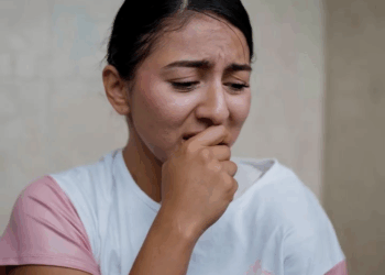 [COMPLETO] 0678H1020 Esta mujer pide auxilió a esta pareja tras sufrir agreción por parte de su pareja El Mensajero