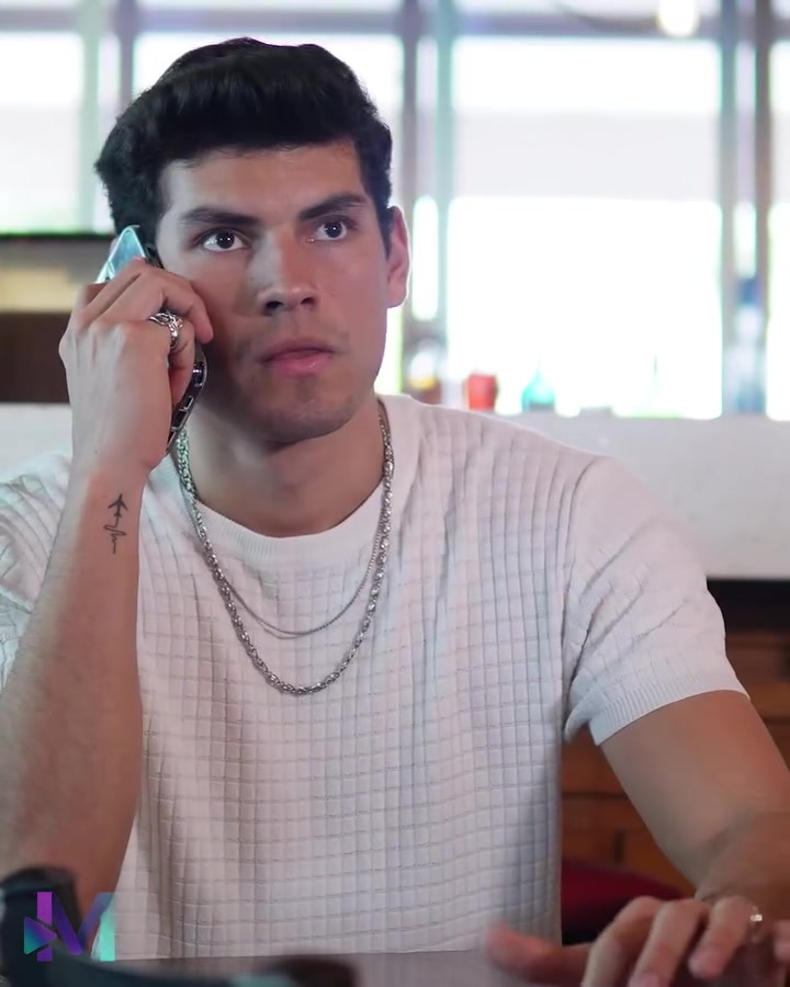 [COMPLETO] 0753H1006 La menospreció por su vestimenta sin saber que era millonaria