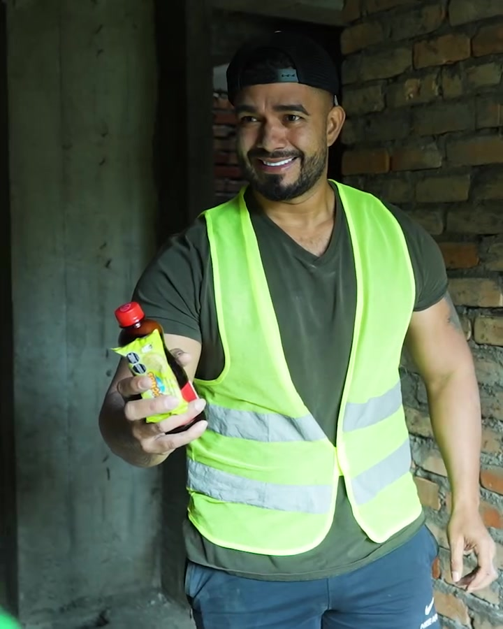 [COMPLETO] 0668H1020 Trato mal al albañil sin saber que era su jefe Caricaturas de Ayer