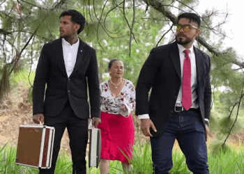 [COMPLETO] 0664H1020 Se transformó en piñata en plena boda para no casarse con este viejo millonario Caricaturas de Ayer