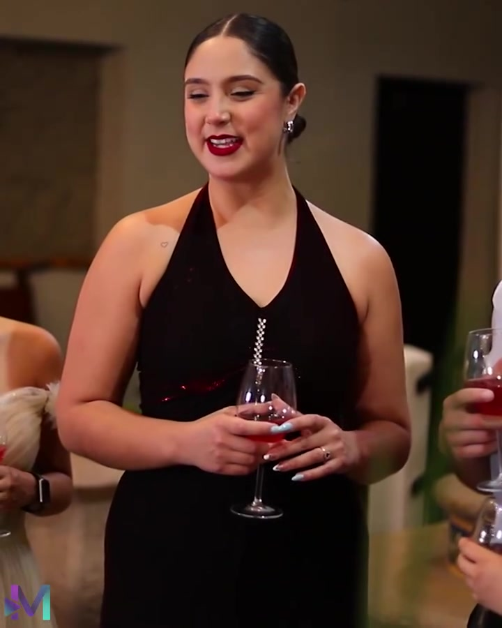 [COMPLETO] 0728H1006 Su tía la criticó por no llevar novio a la cena familiar Cast Karla Sandoval Elsa Soto