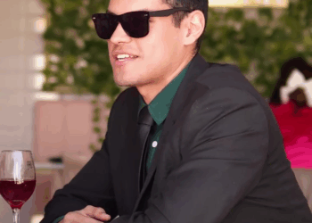 [COMPLETO] 0729H1006 Intendente dormía en la escuela en lugar de trabajar