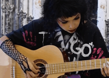 [COMPLETO] 0767H1006 Chico popular se enamoró de la rara del colegio Elsa Soto