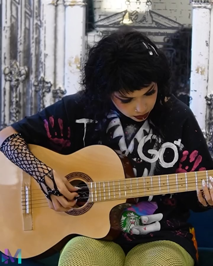 [COMPLETO] 0767H1006 Chico popular se enamoró de la rara del colegio Elsa Soto