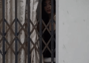 [COMPLETO] 0037H1020 Le ayuda a una hermanas con cositas en la casa Mi Poesia