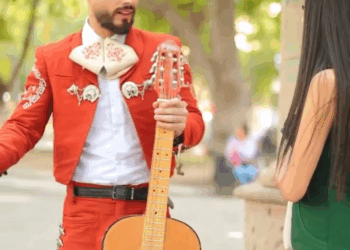 [COMPLETO] 0772H1006 Cambió a su novio millonario por humilde mariachi Elsa Soto