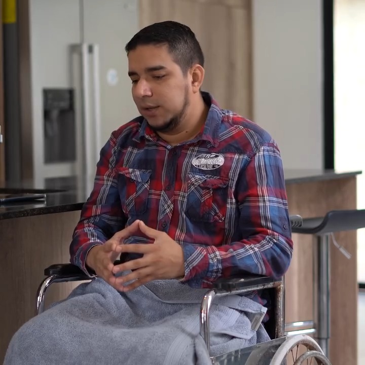 [COMPLETO] 0043H1020 Un pianista muy inteligente la descubre Mi Poesia