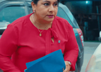 [COMPLETO] 0106H1030 S0082 Esconde la tarjeta de crédito de su esposo pero su suegra le da una gran lección Historias de Yomi