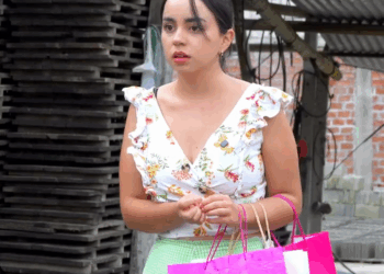 [COMPLETO] 0116H1030 S0082 Descubre a su madre en la bloquera trabajando y decide darle una lección a su esposa Historias de Y