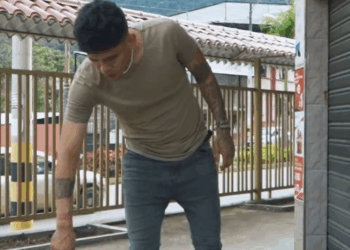 [COMPLETO] 0122H1114 S0087 Hum!ll0 a un humilde mendigo, sin imaginar que él hacía esto La VIDA SIGUE