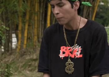 [COMPLETO] 0184H1030 S0082 Mujer de la calle recibe un gran premio por sus valores Historias de Yomi