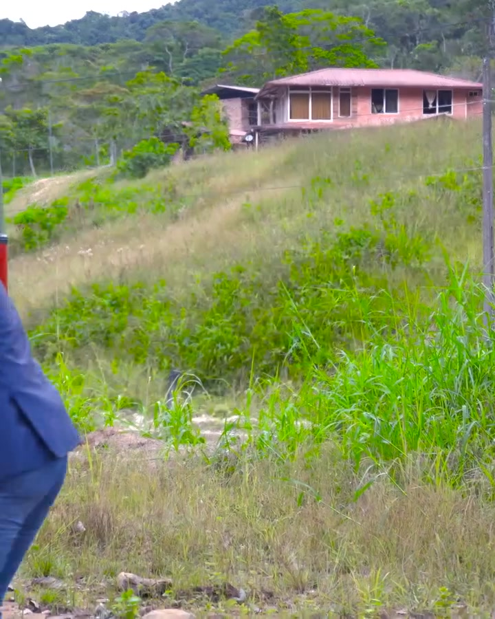 [COMPLETO] 0195H1030 S0082 Ángel remolca un 4×4 con un carro de juguete Historias de Yomi