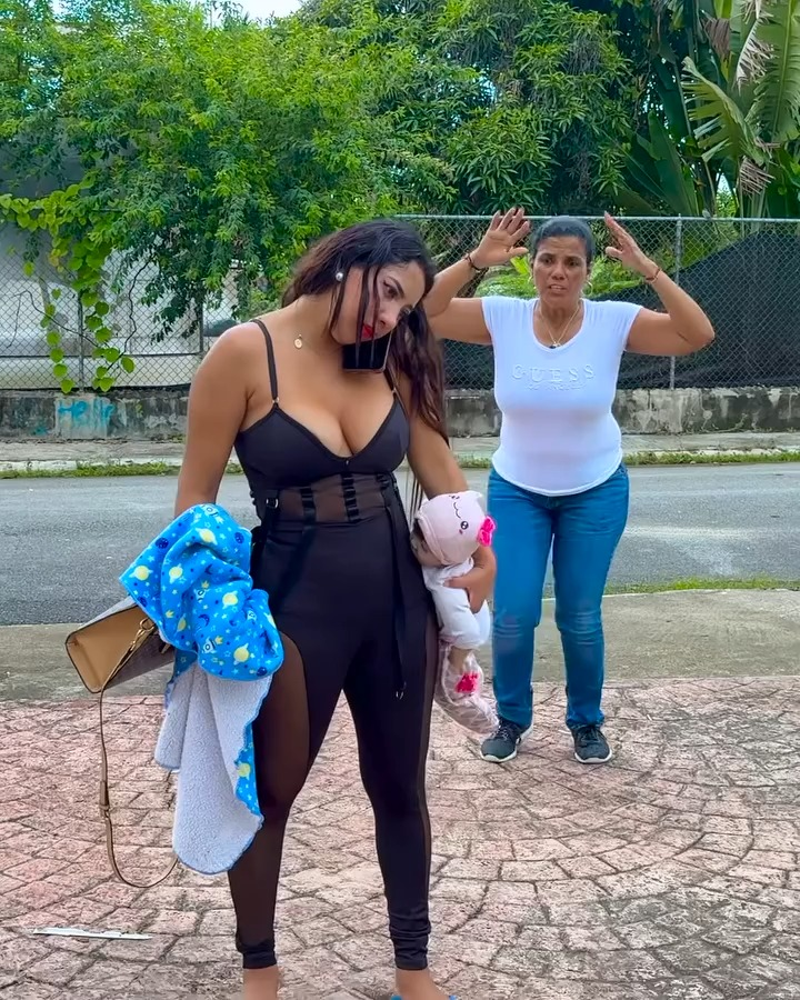 [COMPLETO] 0210H1114 S0020 Es una linda muñequita Nicauris Javier