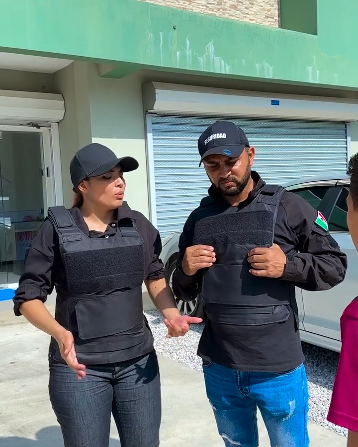 [COMPLETO] 0214H1114 S0020 Humillo a este niño sin imaginar que era el hijo del jefe y mira como reaccionó Nicauris Javier