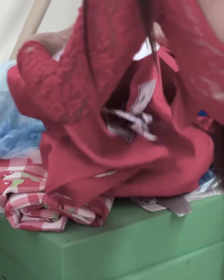 [COMPLETO] 0226H1114 S0020 Compró una tela llena de billetes y descubrió que sería millonaria