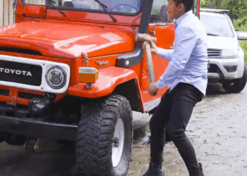 [COMPLETO] 0240H1030 S0082 Quiso destruir su carro clásico porque pensó que no valía nada Historias de Yomi