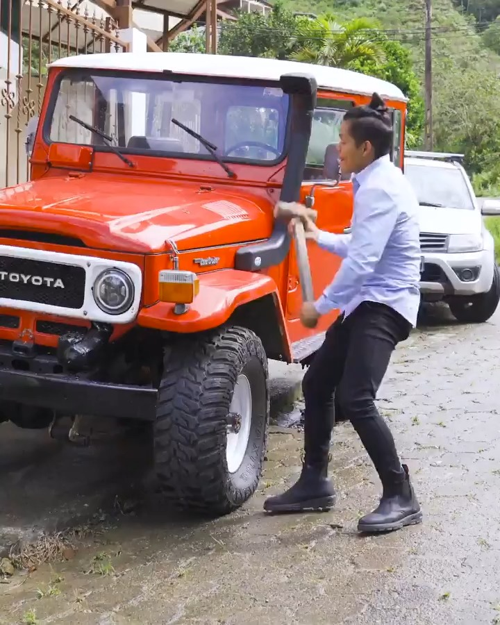 [COMPLETO] 0240H1030 S0082 Quiso destruir su carro clásico porque pensó que no valía nada Historias de Yomi
