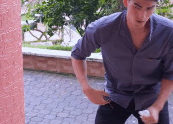 [COMPLETO] 0241H1030 S0082 Se disfraza de maniquí para descubrir como su ex mujer trataba a su hija #reflexiones #motivacion