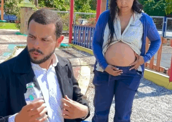 [COMPLETO] 0244H1114 S0020 Vendedora de flores salva a millonario y es recompensada de hermosa manera