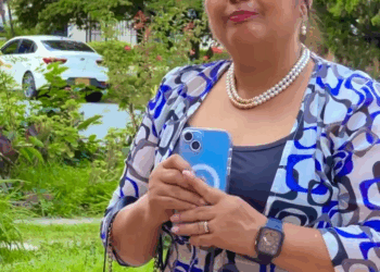 [COMPLETO] 0248H1114 S0020 Estas Niñas ricas se burlan de ella por ser p0bre y no tener uniforme nuevo Nicauris Javier