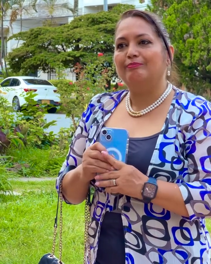 [COMPLETO] 0248H1114 S0020 Estas Niñas ricas se burlan de ella por ser p0bre y no tener uniforme nuevo Nicauris Javier