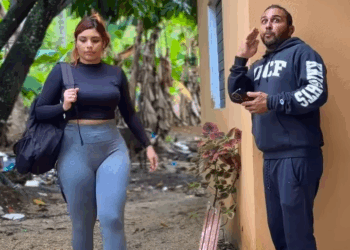 [COMPLETO] 0264H1114 S0020 Siempre en el barrio hay un vecino que lleva todos los cartones Nicauris Javier