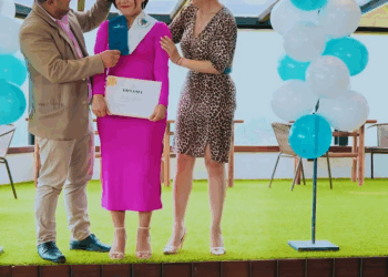 [COMPLETO] 0267H1030 S0083 Obligó a su hermana gemela a cuidar de su bebé para quitarle el título de ingeniera Estefany