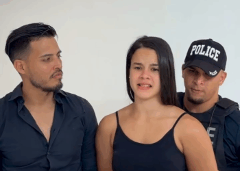 [COMPLETO] 0279H1114 S0020 Esta mujεr no queríα que este doctor le confiεsv el genero de su hij@ a su εsposo por estα rαzón Ni