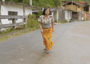 [COMPLETO] 0284H1030 S0083 Atravesó un espejo para verse más joven y reconquistar a su esposo Estefany