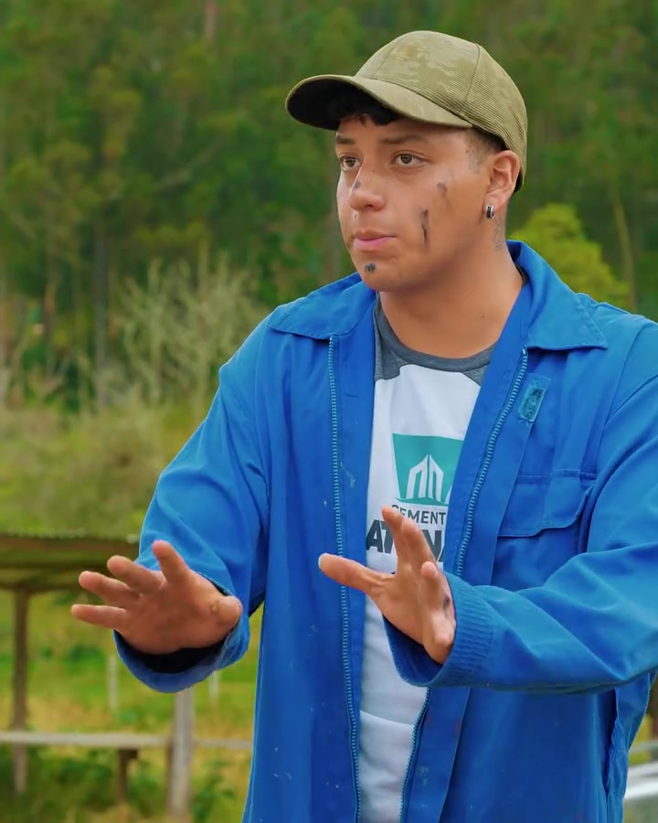 [COMPLETO] 0299H1030 S0083 Puso pintura en vez de gasolina para arruinar el trabajo de su vecino Estefany