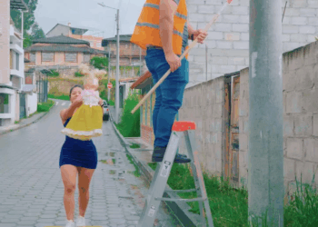 [COMPLETO] 0312H1030 S0083 Cayó en pintura sin imaginar que era una trampa que su esposo había preparado para seguir sus paso