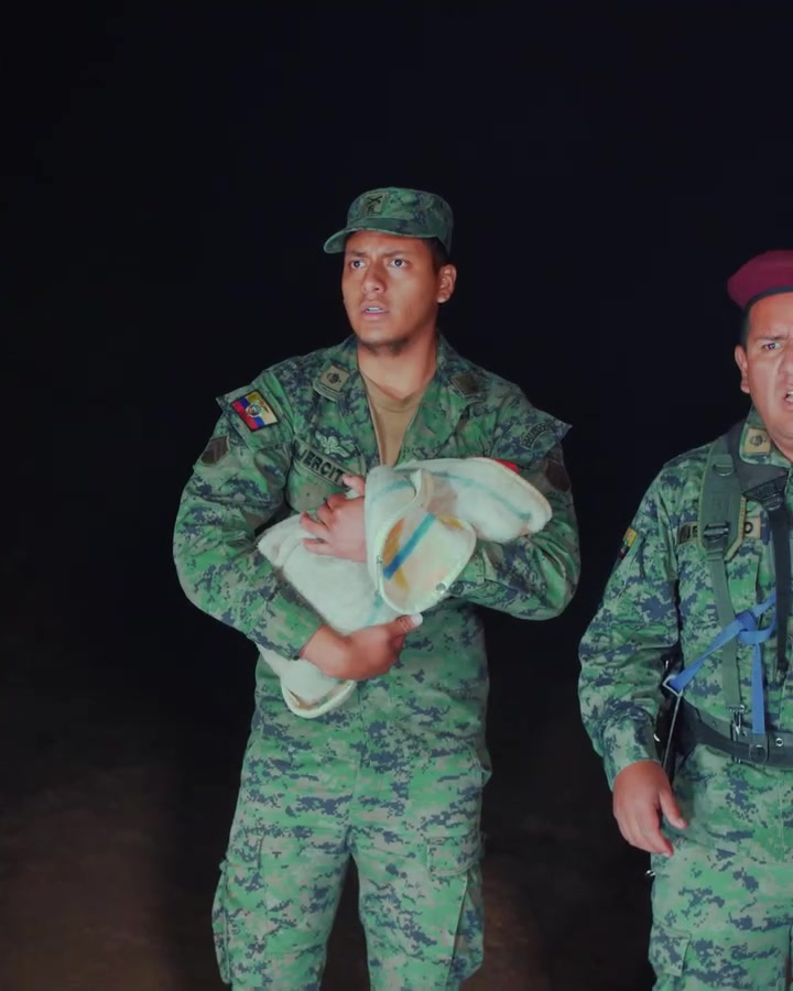 [COMPLETO] 0318H1030 S0083 Se oculto bajo la tierra para salvar la vida de su hijo Estefany